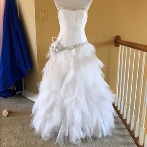 White asymmetrical drop waist white gown size 4